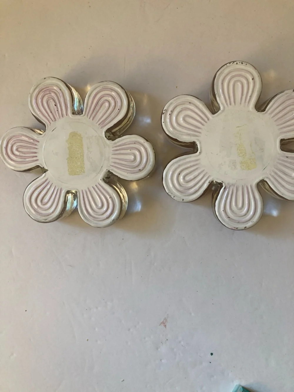 Ganz Clear Glass Flower tea light candle holders with Maroon Swirl Accent